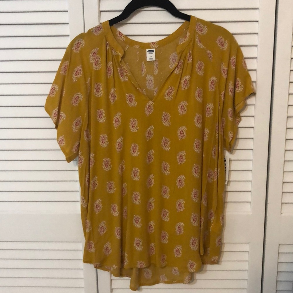 Yellow paisley old navy top